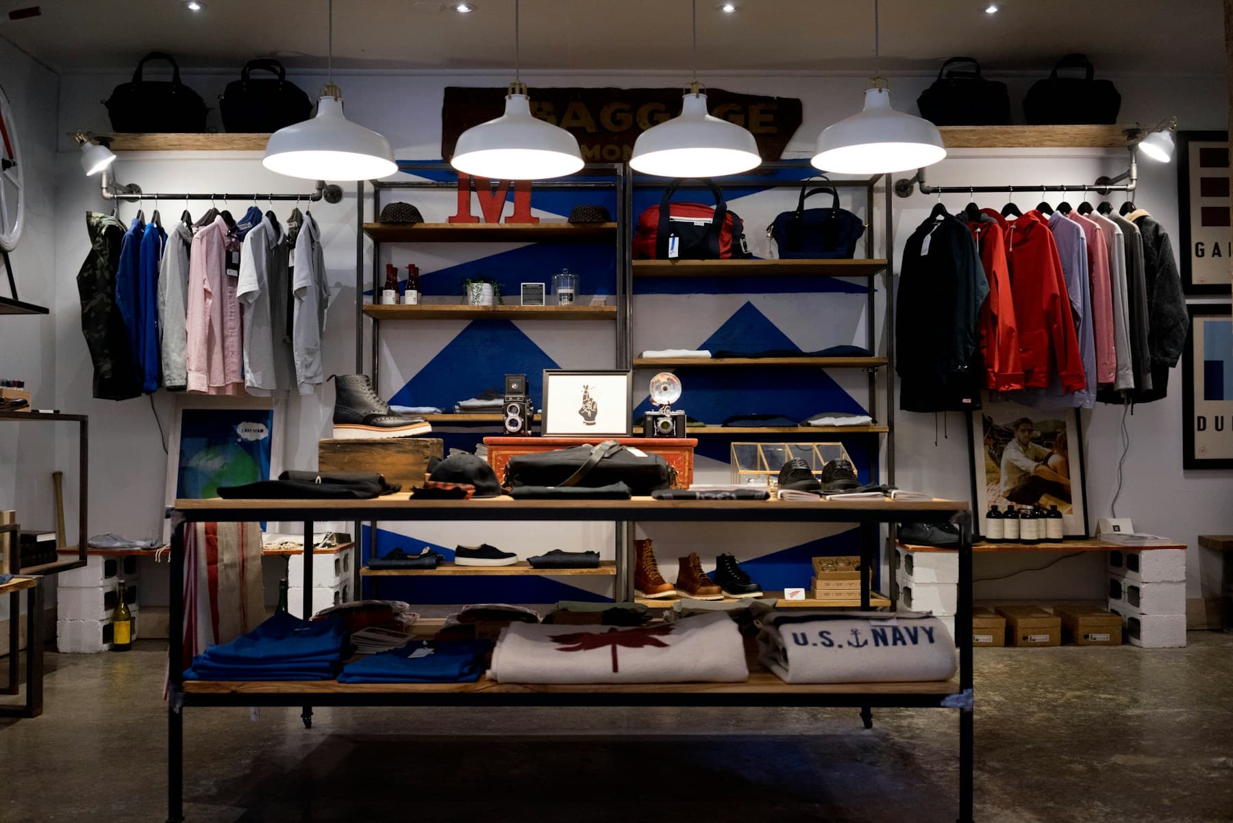 Independent retail interior with coordinated displays